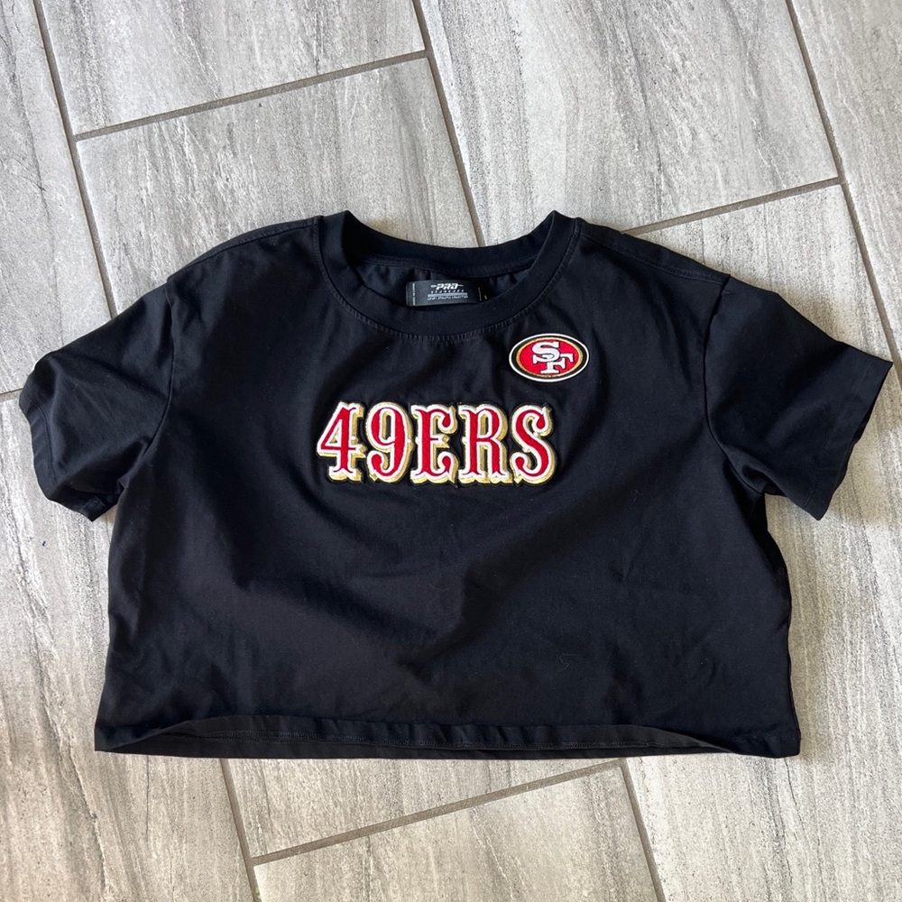 ❌SOLD❌Women’s San Francisco 49ers loose fit crop t-shirt size small
